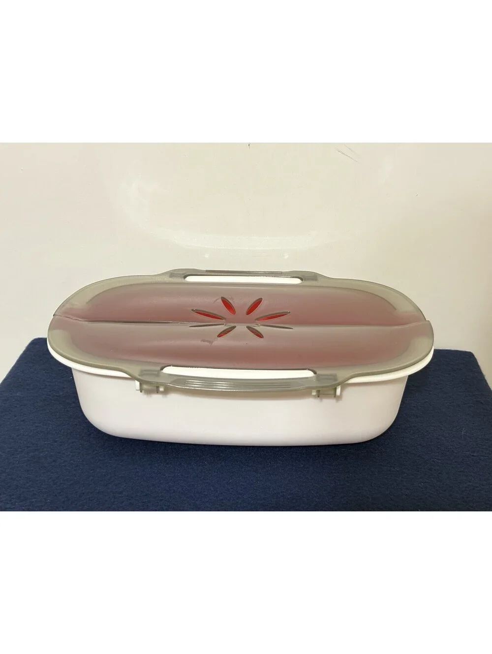Plastic Microwave Steamer with Lid